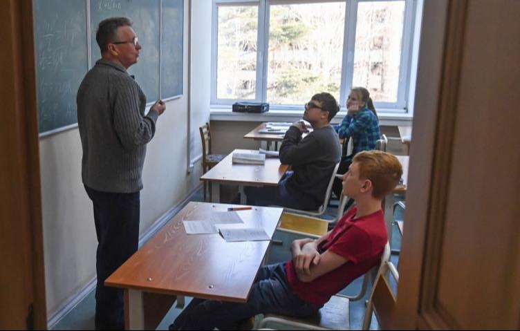 Переподготовку учителей начнут вести только в проверенных организациях