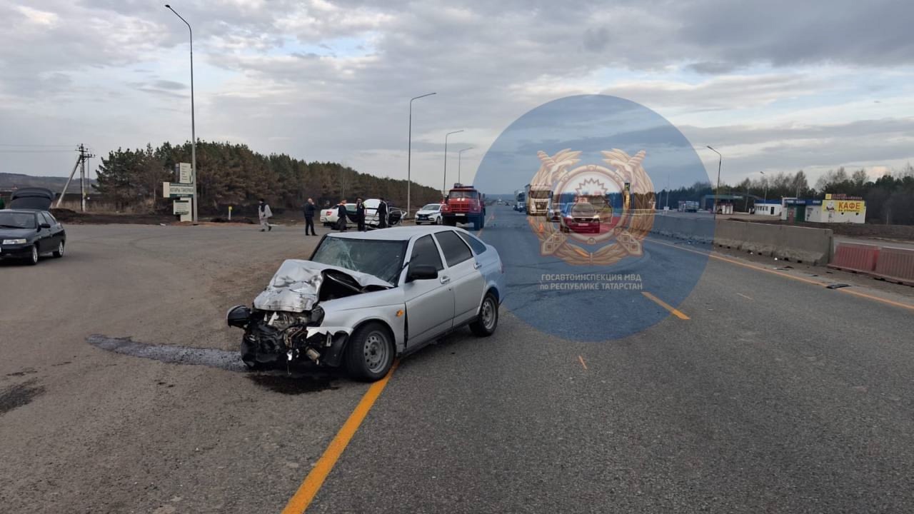 В ДТП в Татарстане погиб 21-летний парень на «Ладе Приоре»