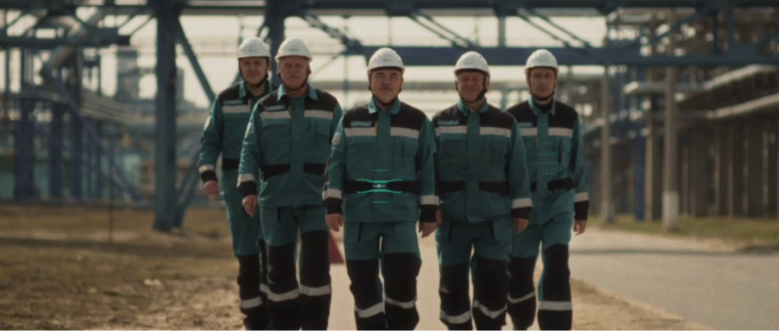 Опытные сотрудники Казаньоргсинтеза стали героями ролика в стиле Гая Риччии