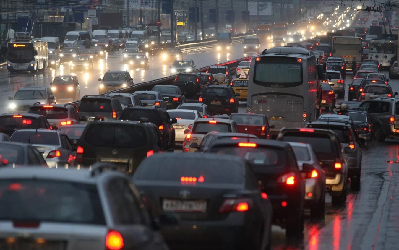 Татарстанцев просят воздержаться от поездок на личном авто на майских