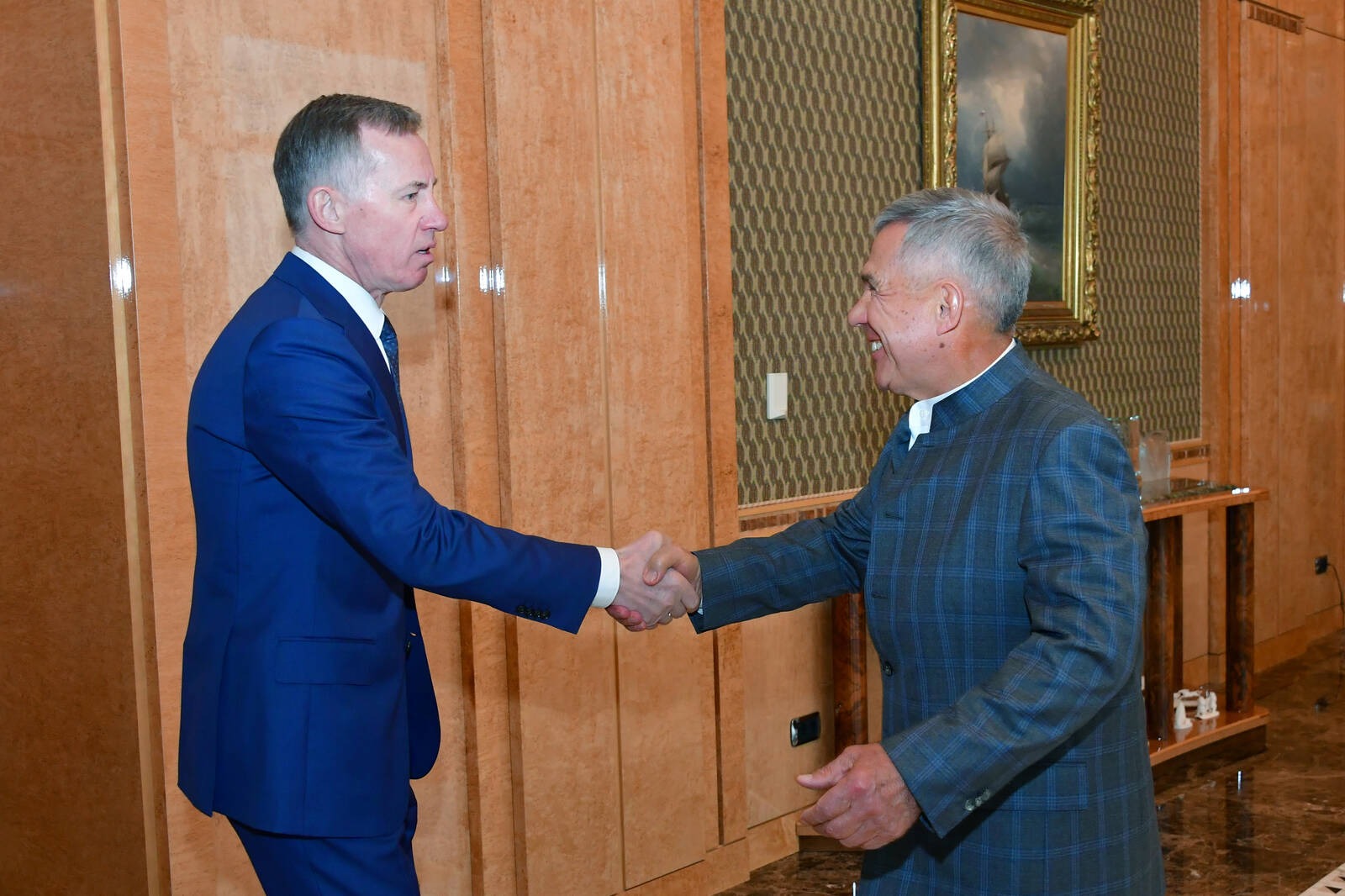 Минниханов обсудил безопасность на KazanForum с первым замминистра МВД Горовым