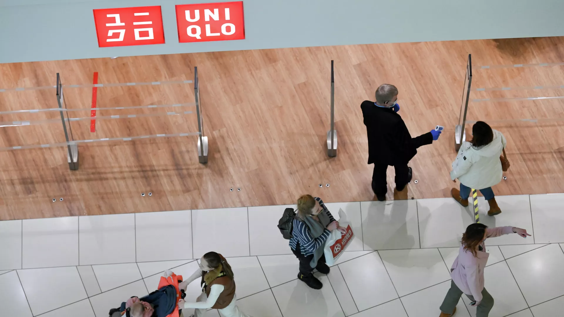 Основатель Uniqlo заявил, что компания не вернется в Россию из-за обещания