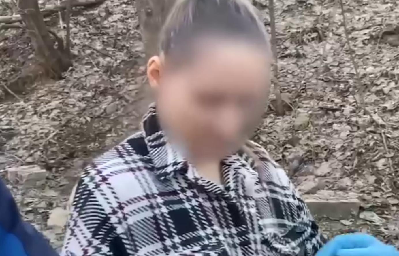 Двух мужчин и женщину поймали в Казани из-за оборудования закладок с наркотиками