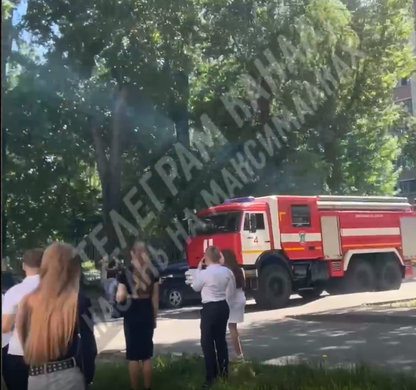 В казанской школе №67 эвакуируют детей из-за задымления