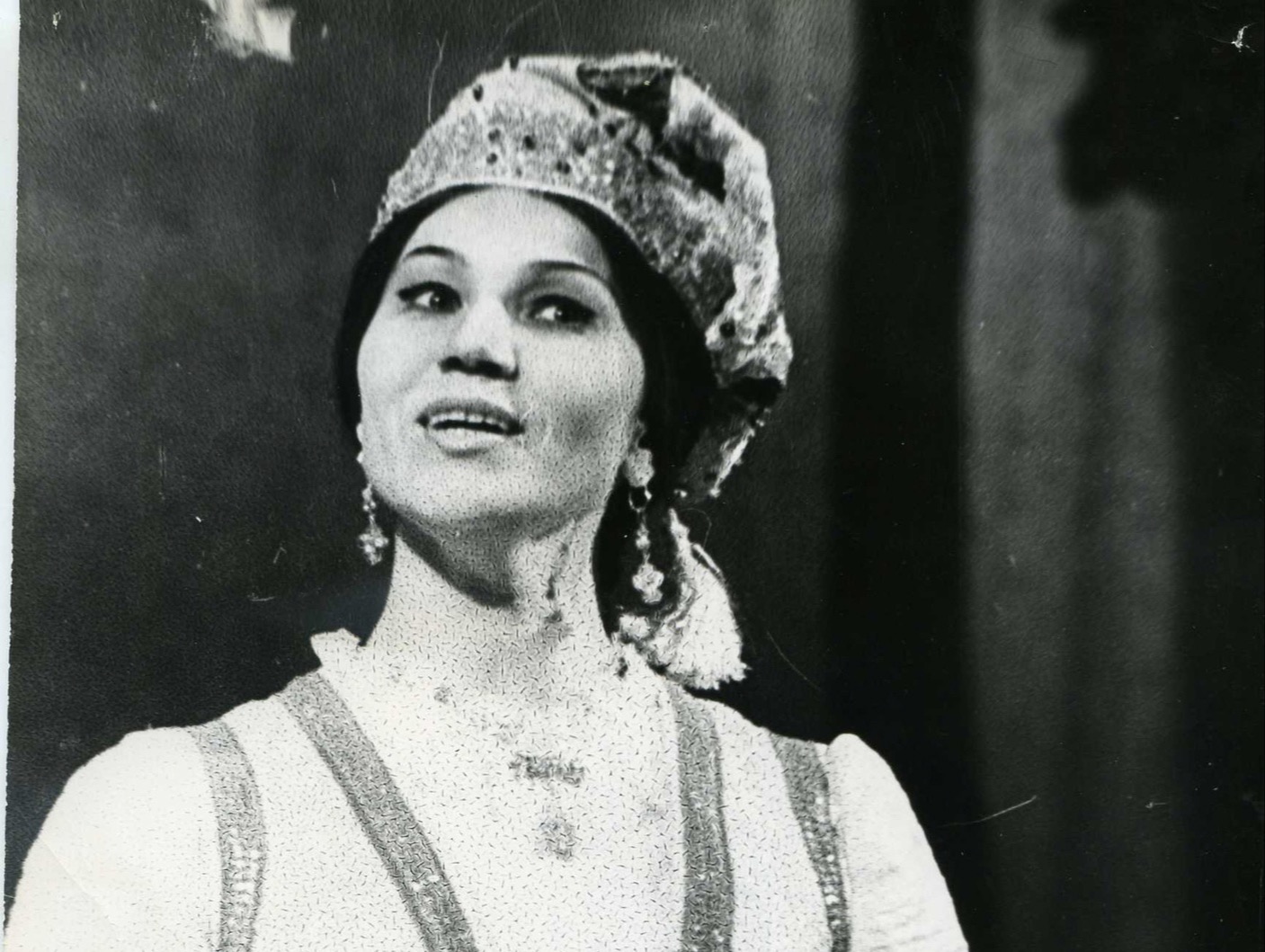 На 90-м году жизни скончалась актриса театра Камала Флера Хамитова