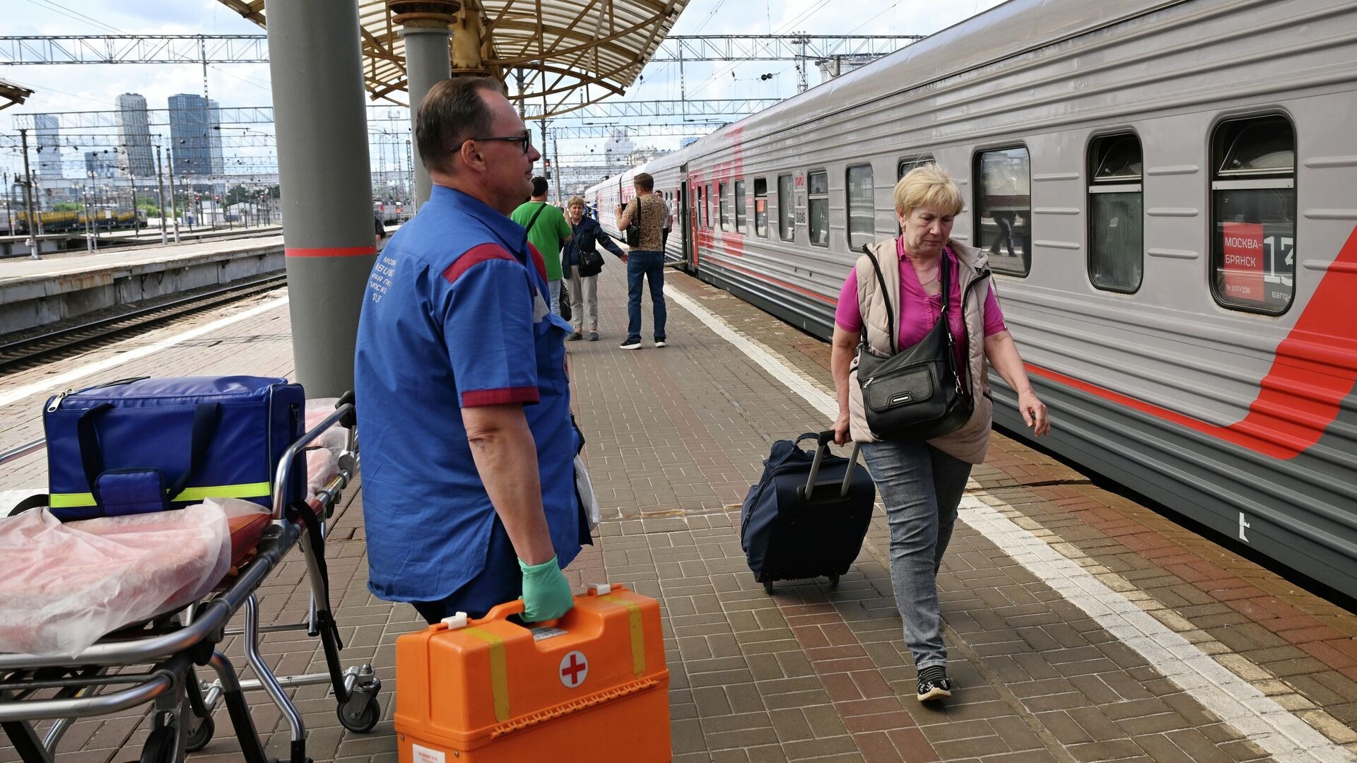 В больницах остаются 64 пострадавших после ЧП на железной дороге в Брянске