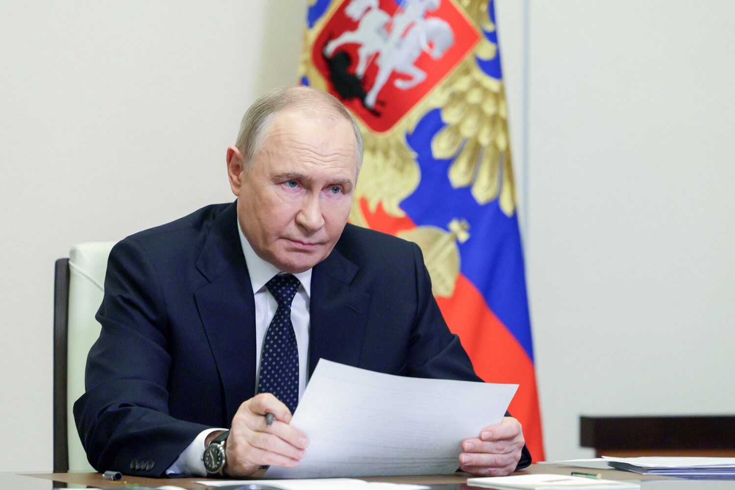 Путин поддержал идею продвижения русского языка наццентрами «Россия»