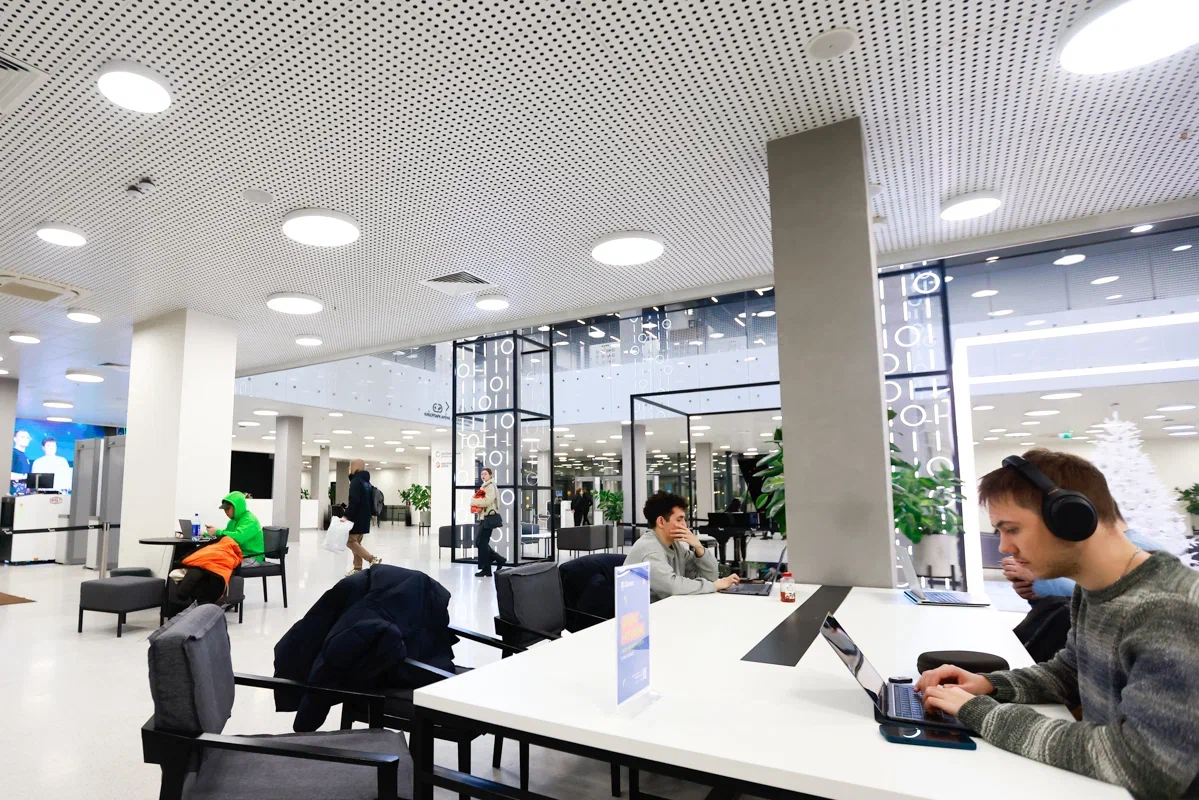 Работодатель вправе запретить пить чай сотрудникам в офисе, заявила юрист