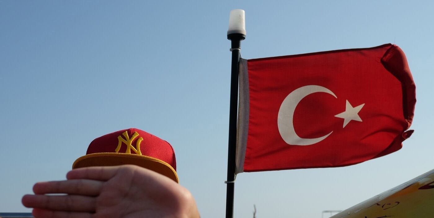 Российские туристы массово пострадали из-за чрезмерной жары в Турции