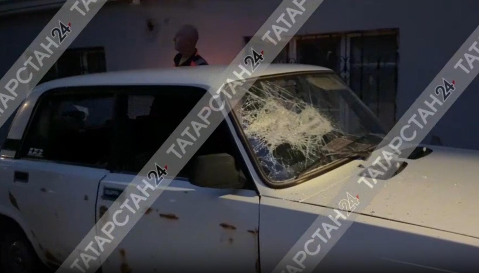 В полиции Казани ищут людей, разбивших дубинками авто на Сибирском тракте