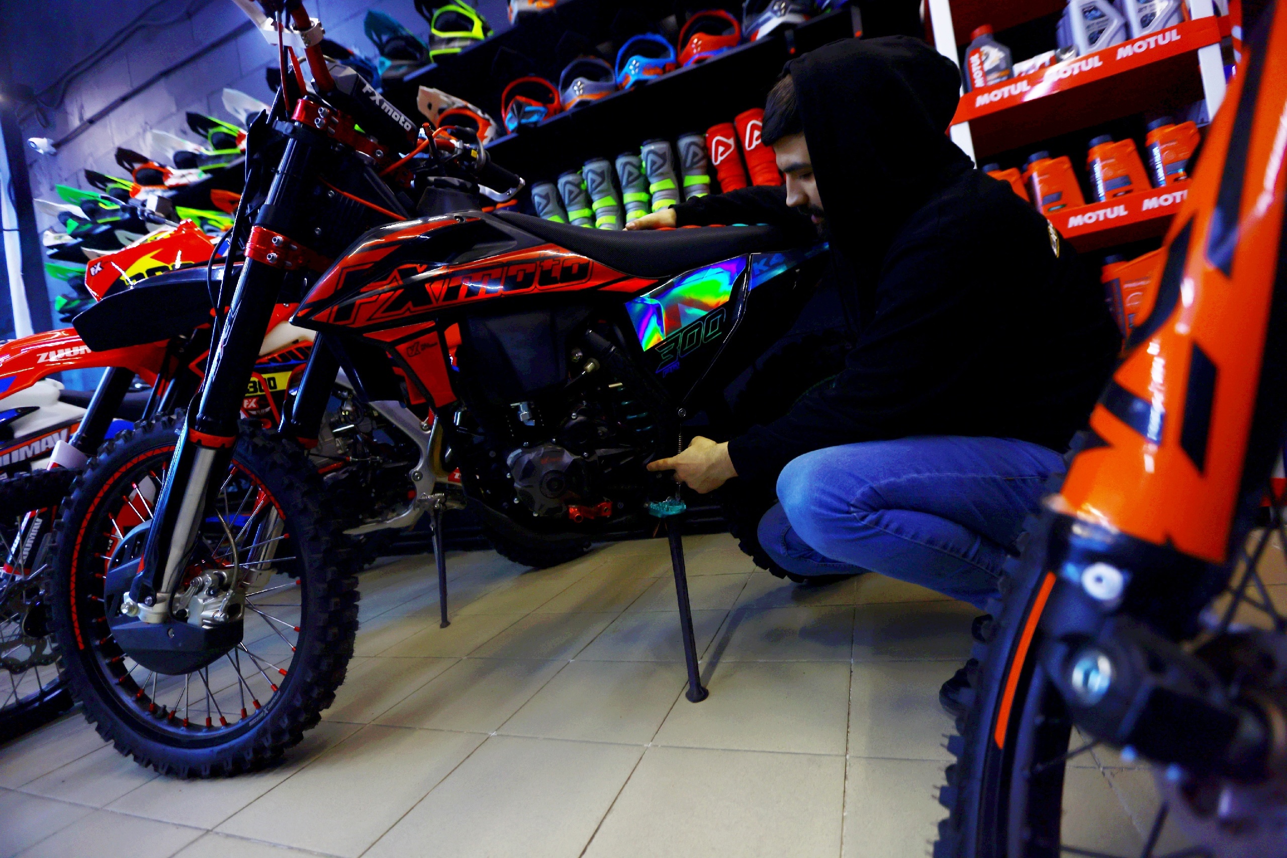 Питбайки хотят разрешить продавать только по справке из мотошколы