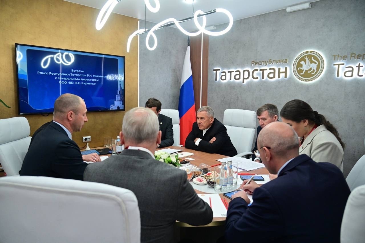 Минниханов встретился с гендиректором «ВКонтакте»