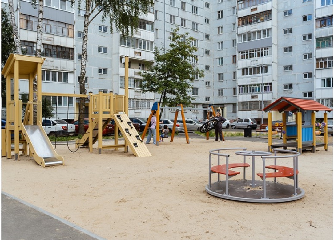 Благоустройство самого большого двора в Казани продолжается