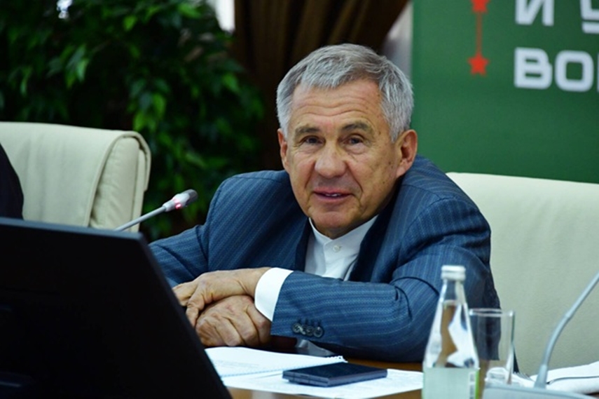 Минниханов поздравил татарстанцев с Днем семьи, назвав ее главной опорой