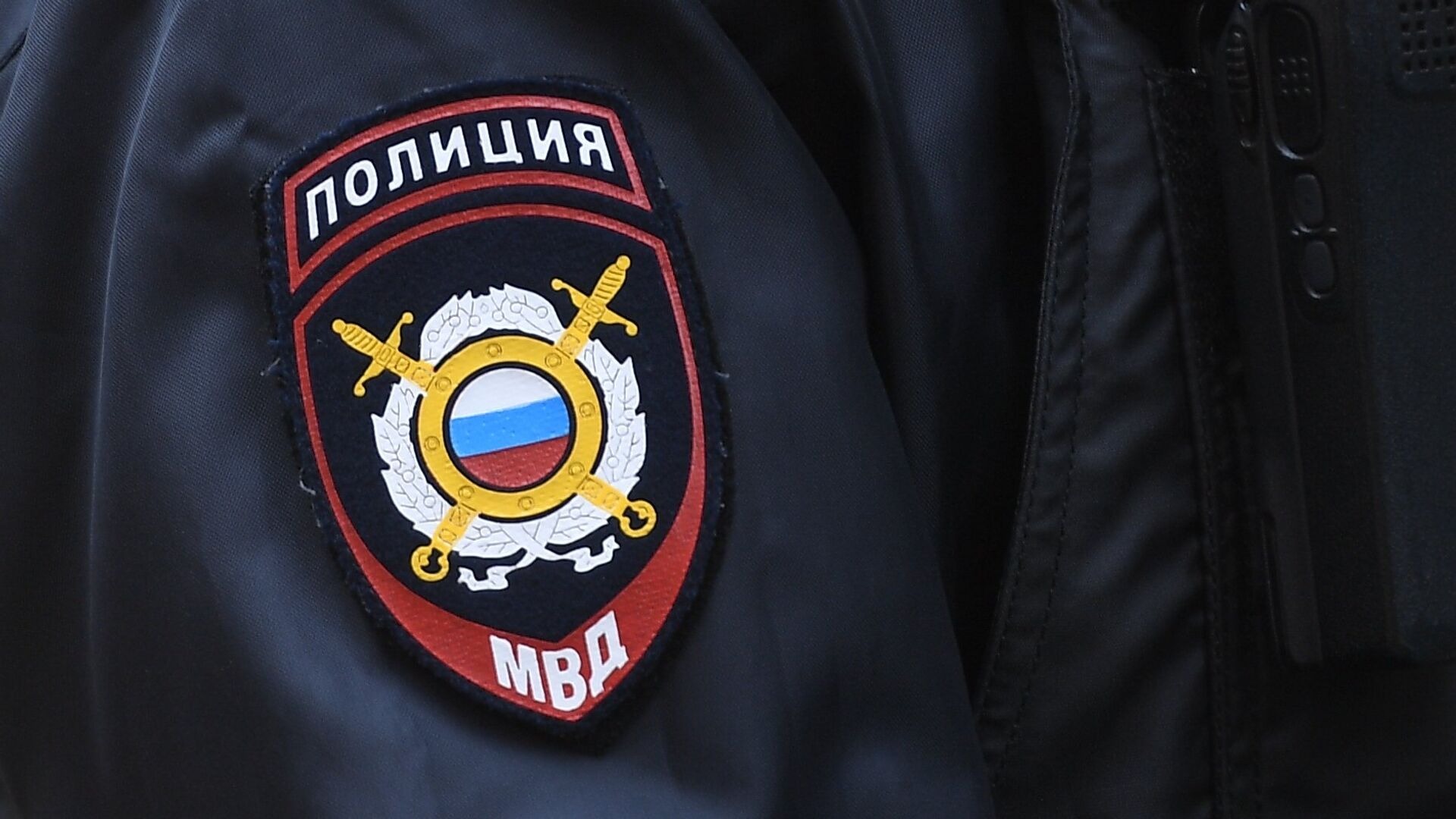Челнинец, угнавший авто, заехал на нем в ТЦ, а после катал друзей