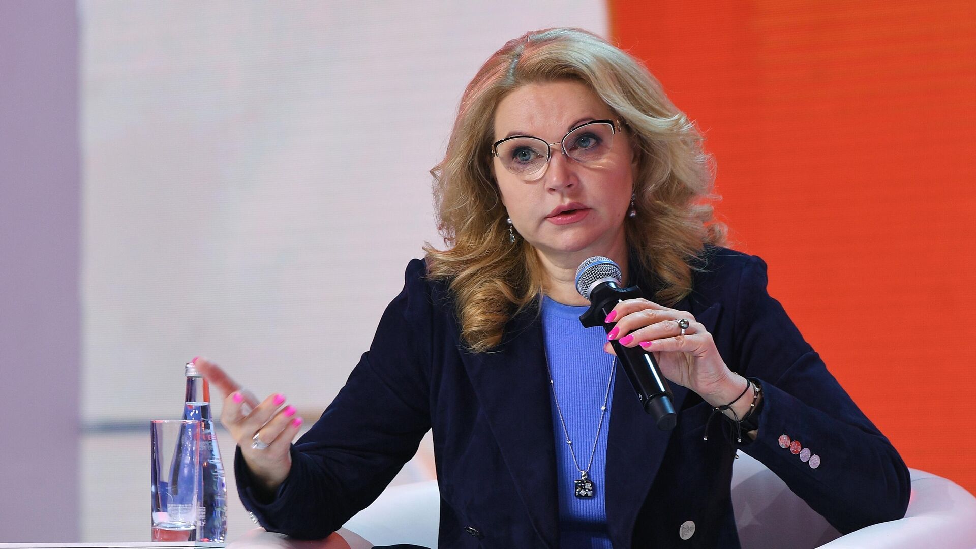 Голикова негативно отнеслась к идее платить зарплату за воспитание детей