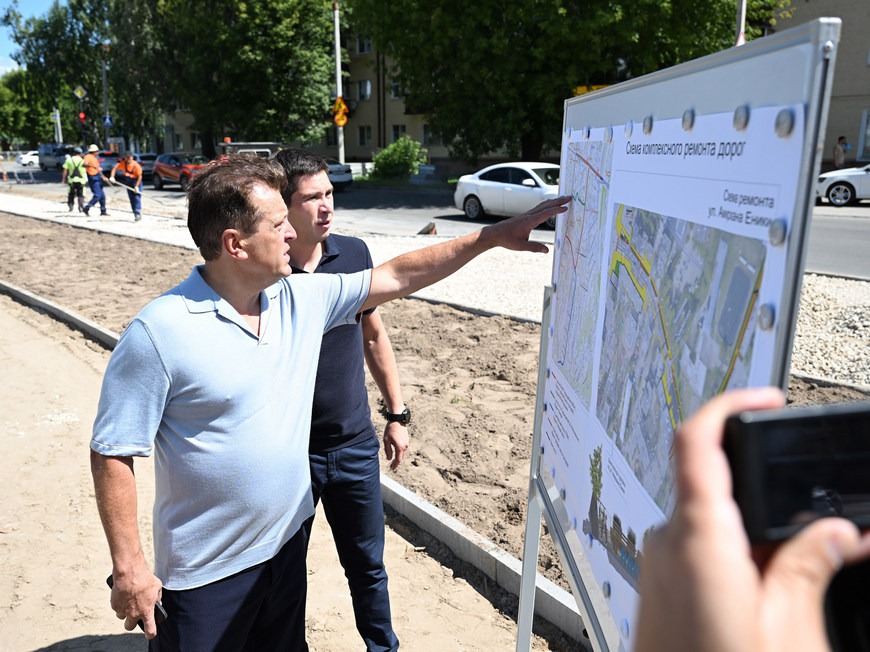 Метшин объяснил, почему ремонтируют дороги, а не строят новые