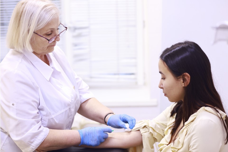 Ученый КФУ рассказал, чем опасен новый штамм COVID-19