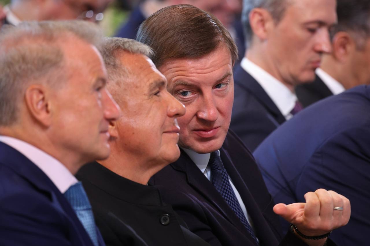 Минниханов обсудил сохранение популяции снежного барса на Алтае