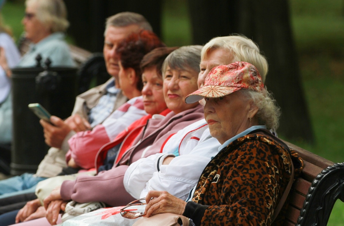 Пенсии женщин в России впервые за 10 лет стали выше, чем у мужчин