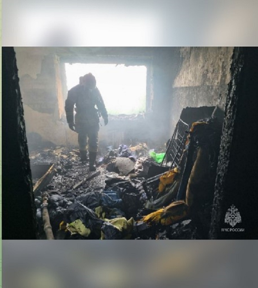 Пять человек спасены на пожаре в жилом доме в Менделеевске