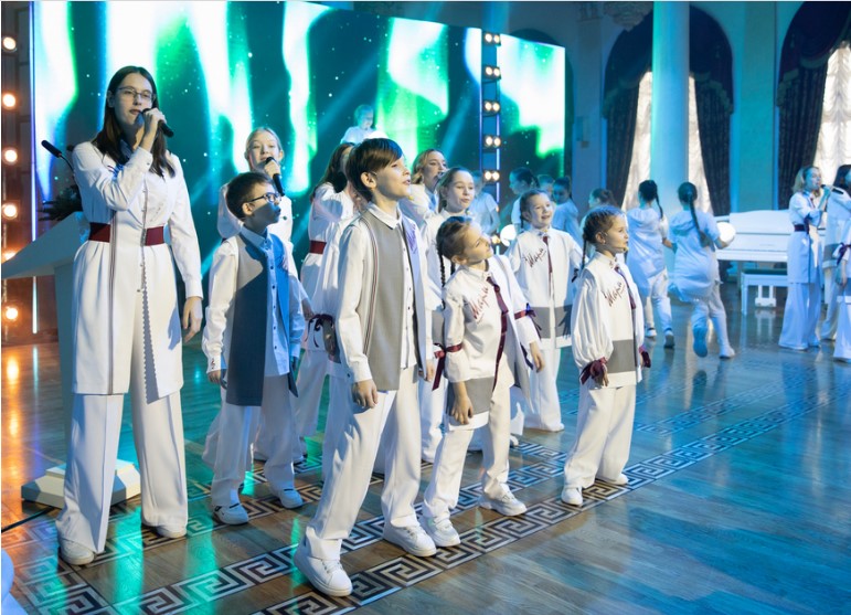 Казань встретит фирменный автобус международного конкурса «Новая волна»