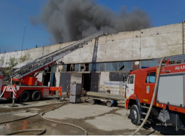 Пожар на техбазе в Набережных Челнах потушили за два часа