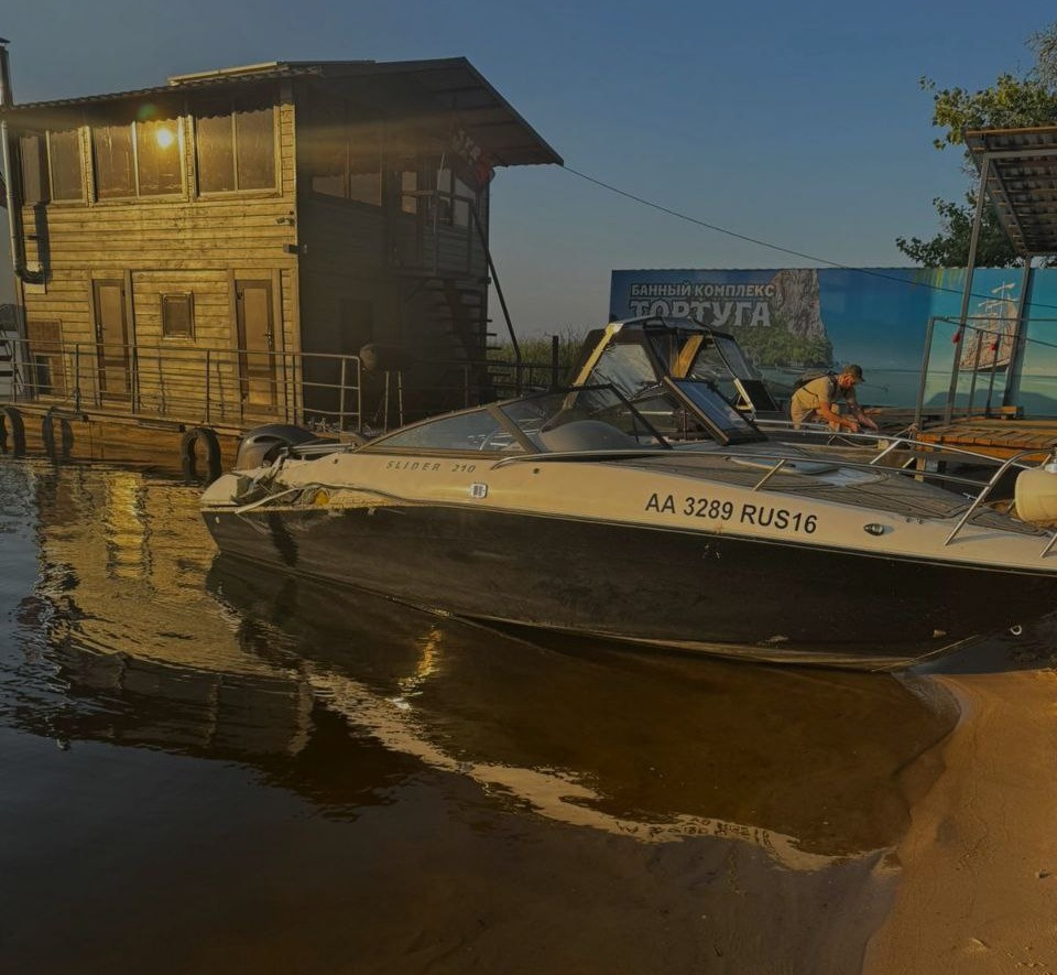 Два катера столкнулись на Волге в Казани: есть пострадавшие