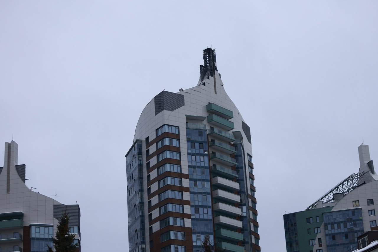 В Казани на ремонт шпиля ЖК «Манхэттен», поврежденного БПЛА, направят 8,9 млн
