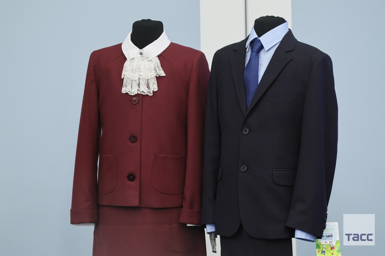 Россиянам показали, как выглядит новый стандарт школьной формы