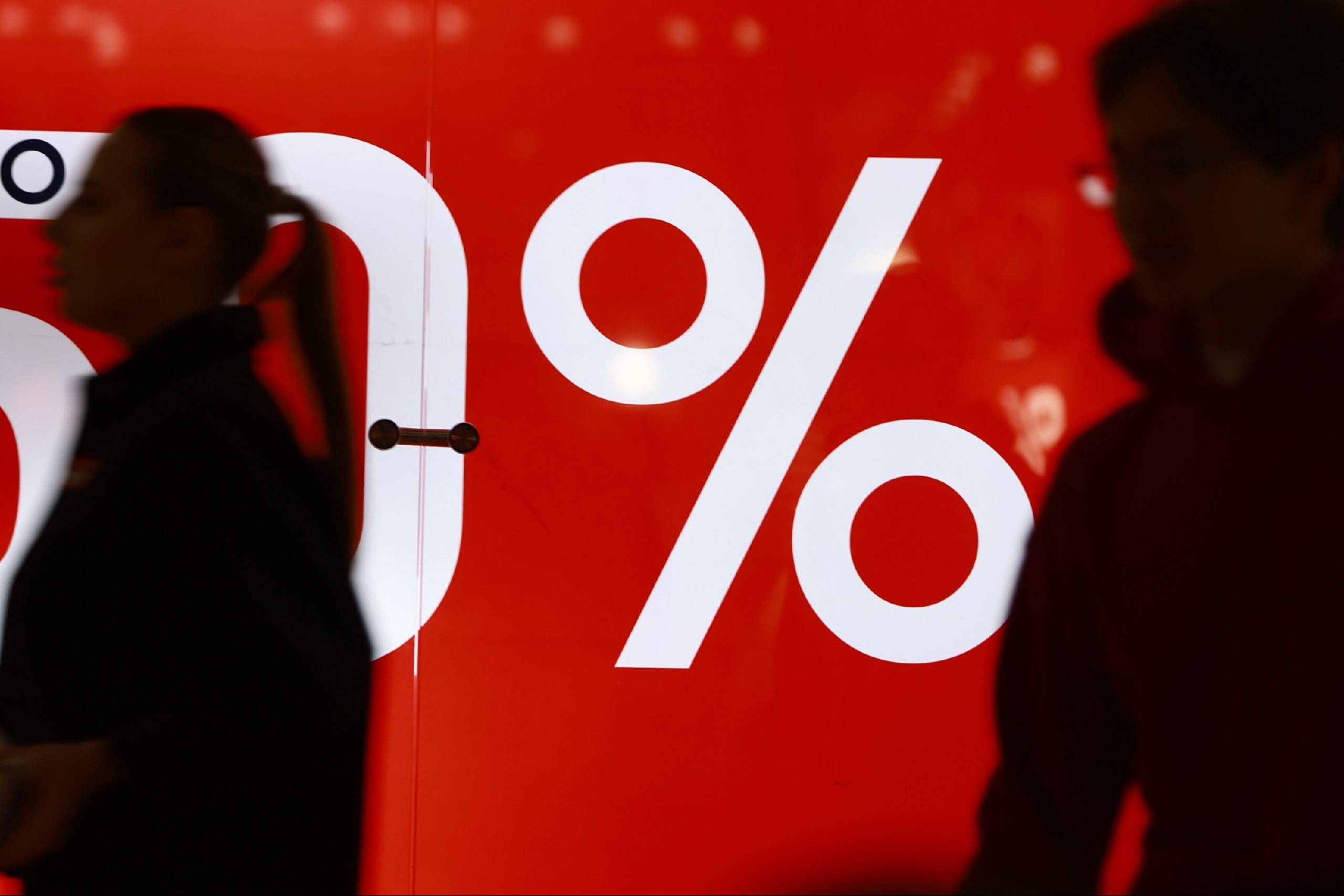 Россиянам с 2026 года запретят брать более одного займа в МФО