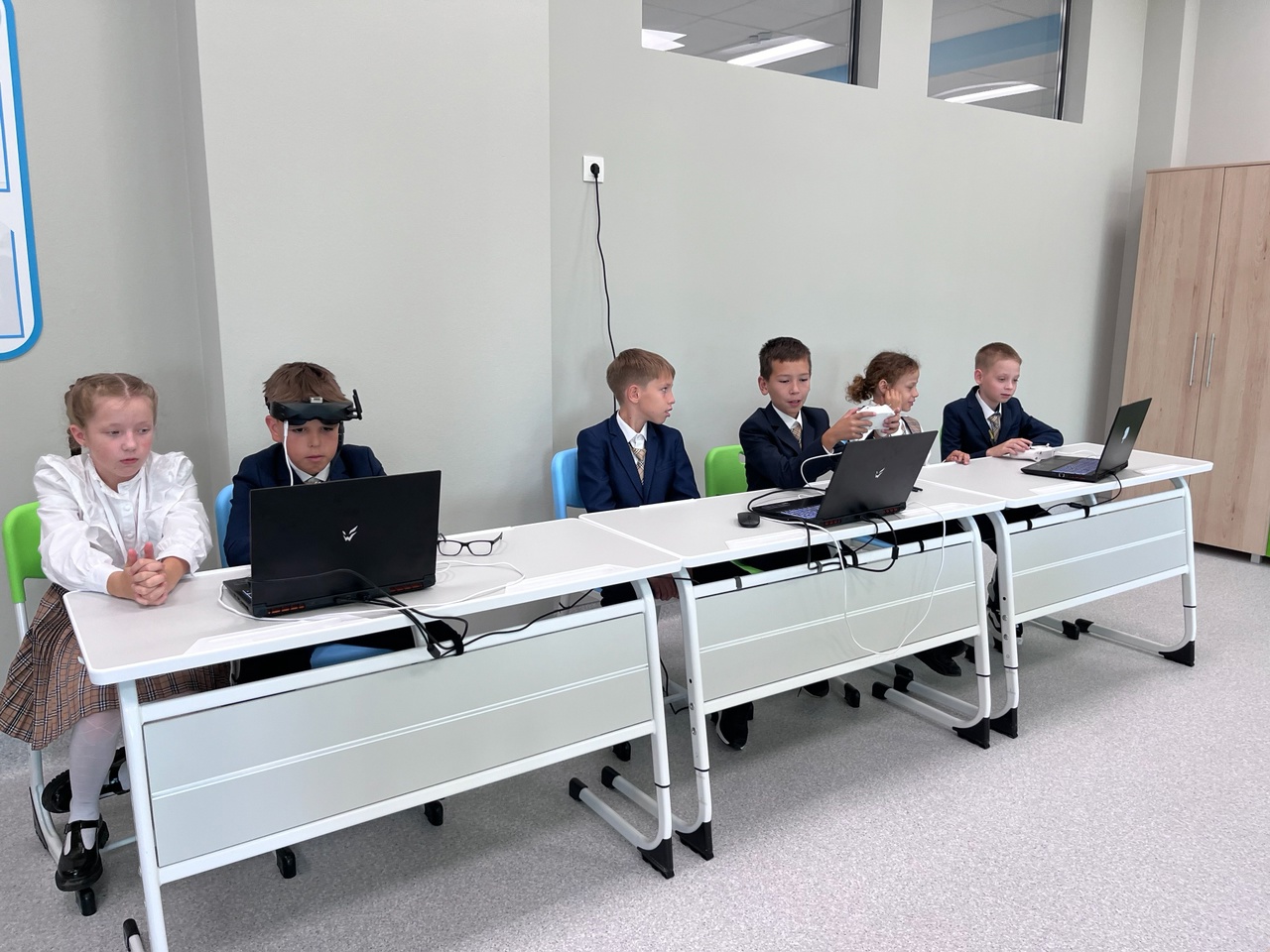 В школах России с 1 сентября хотят сократить количество уроков английского языка