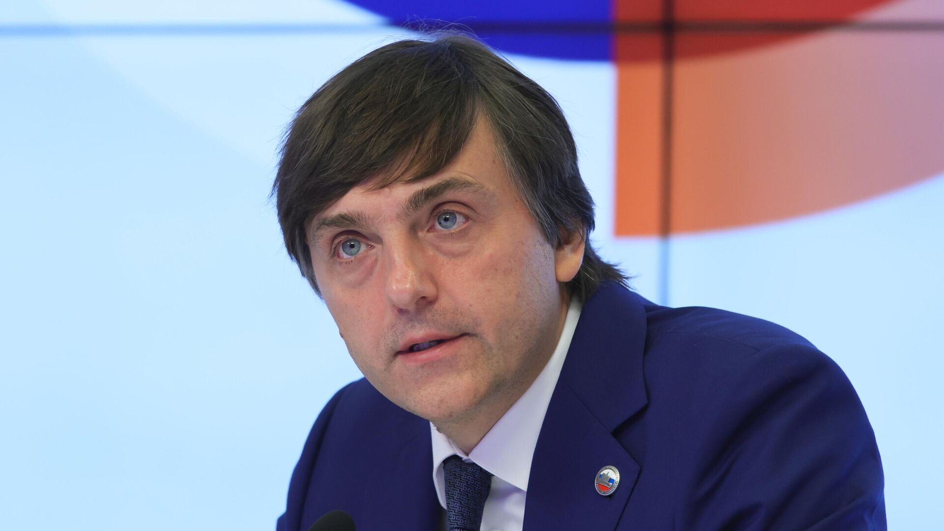 Кравцов: «Система образования России быстро перейдет на мессенджер Max»