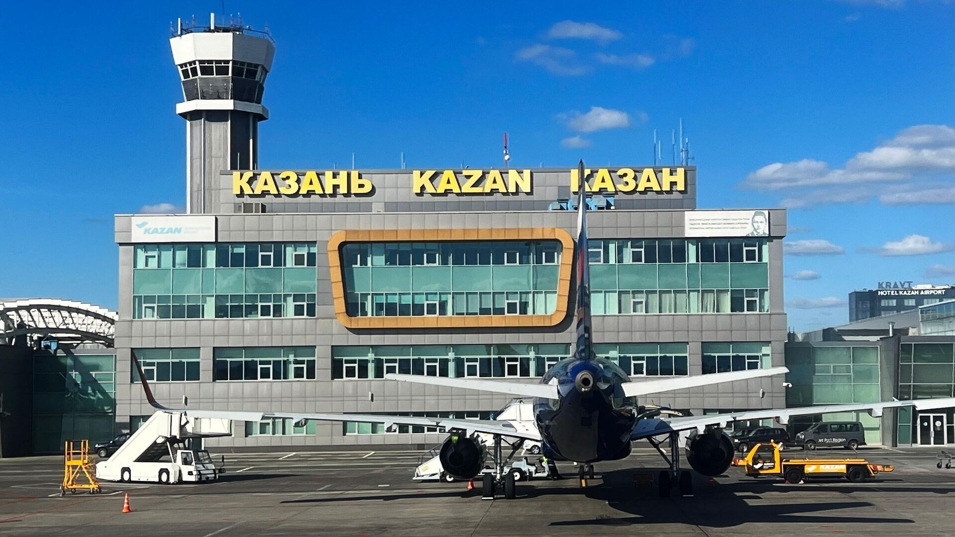Аэропорт Казани возобновил работу после временных ограничений
