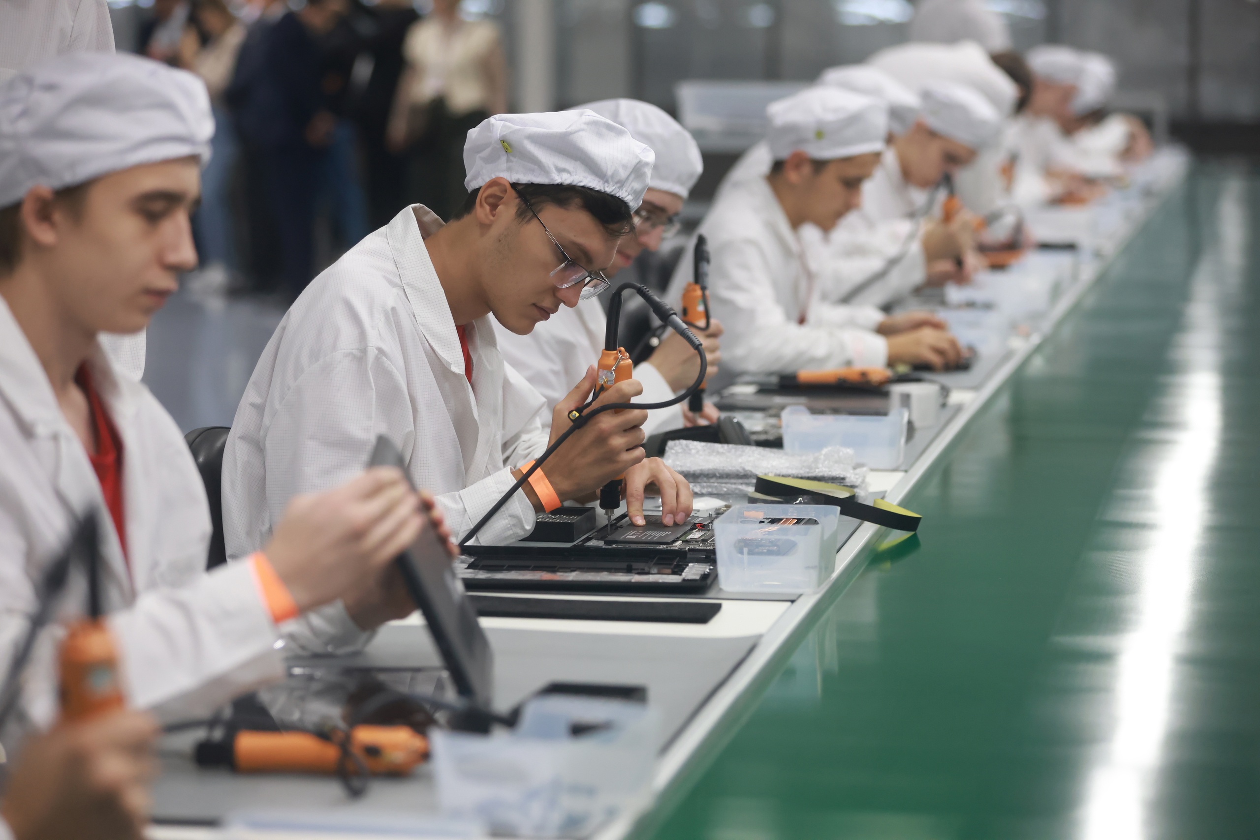 В КФУ разрабатывают квантовые чипы на основе карбида кремния