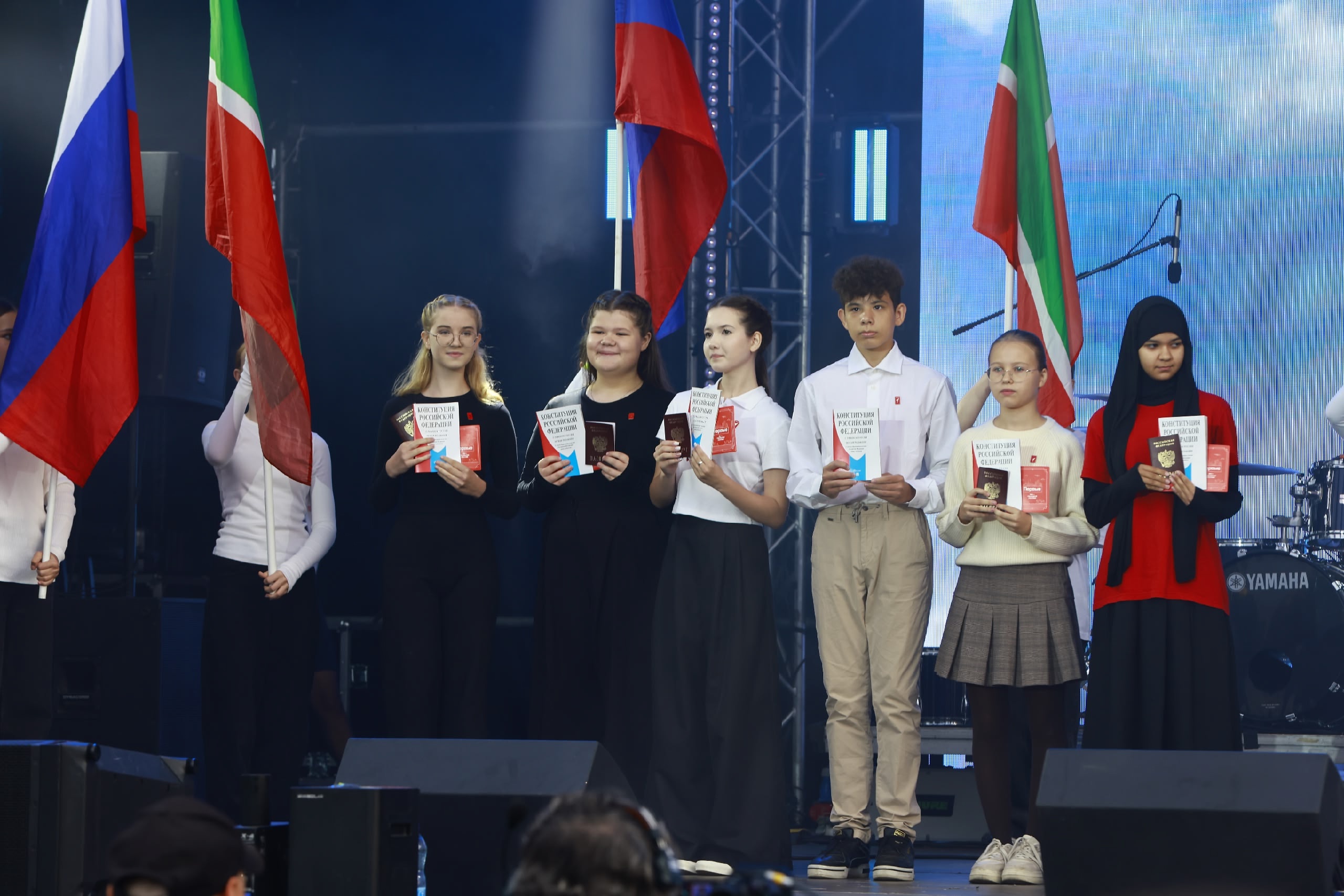 Юным татарстанцам вручили паспорта