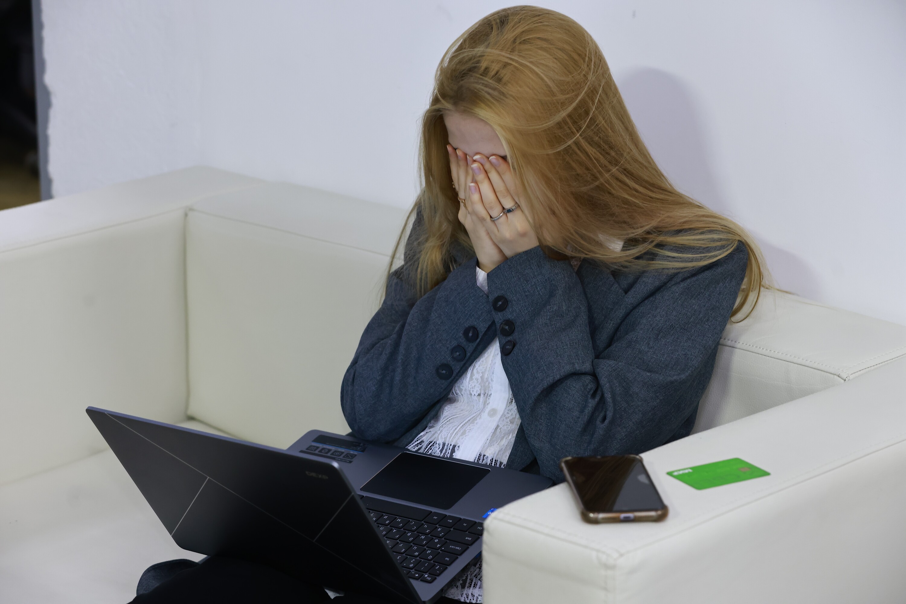 Пятый день жители двух районов Казани сидят без интернета и связи