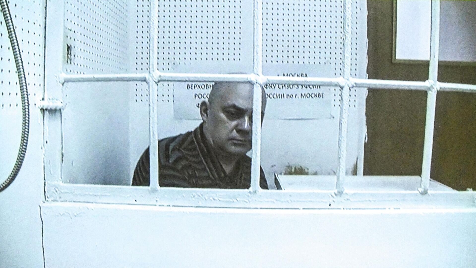 Экс-губернатор Курской области признался в получении взяток на 30 млн рублей