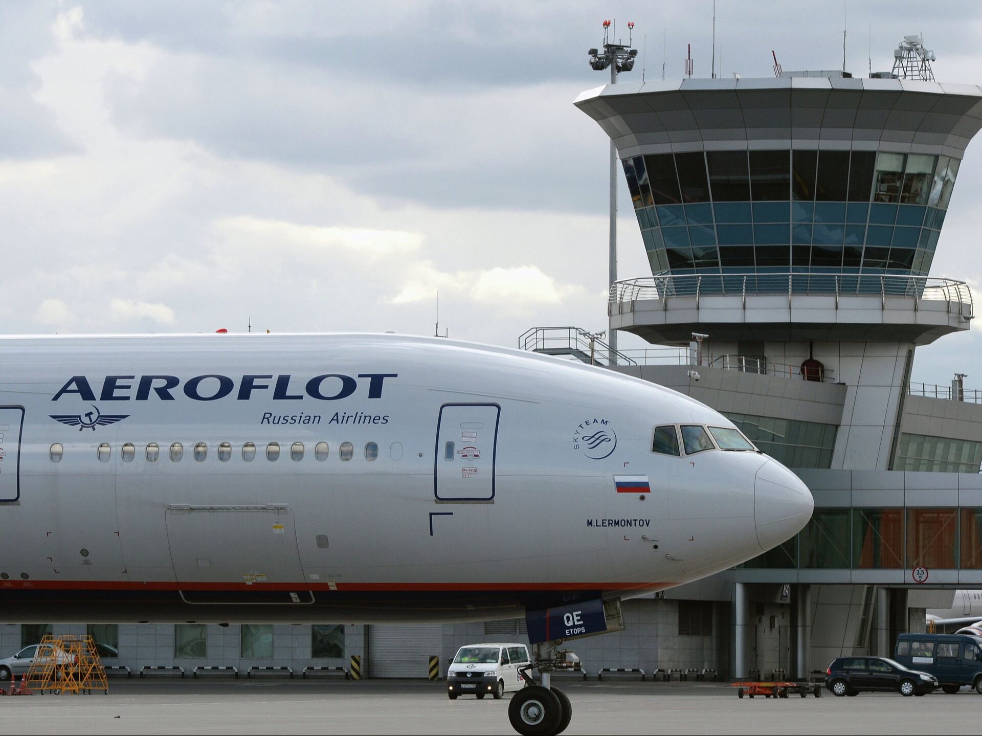 Авиабилет из Казани в Краснодар стоит от 12 тысяч рублей