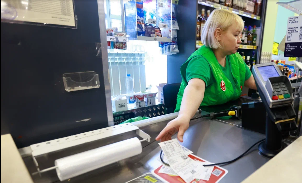 Онищенко призвал продавать алкоголь в России с 21 года