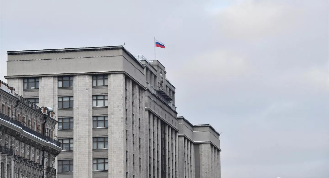 Штраф за курение в подъездах предложили увеличить до 15 тысяч рублей