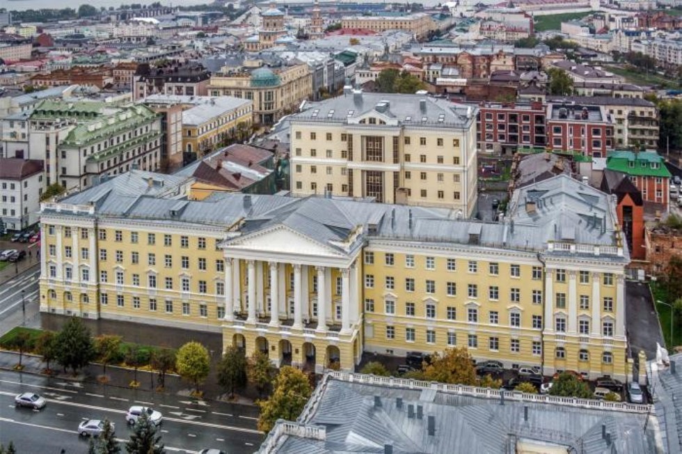 В КФУ обвалился потолок в аудитории во время занятия