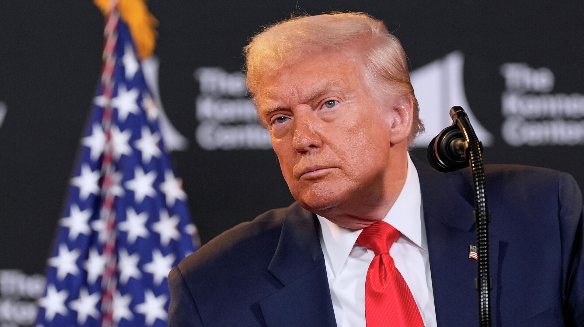 Трамп назвал СВО «бесцельной войной» и сравнил Россию с «бумажным тигром»