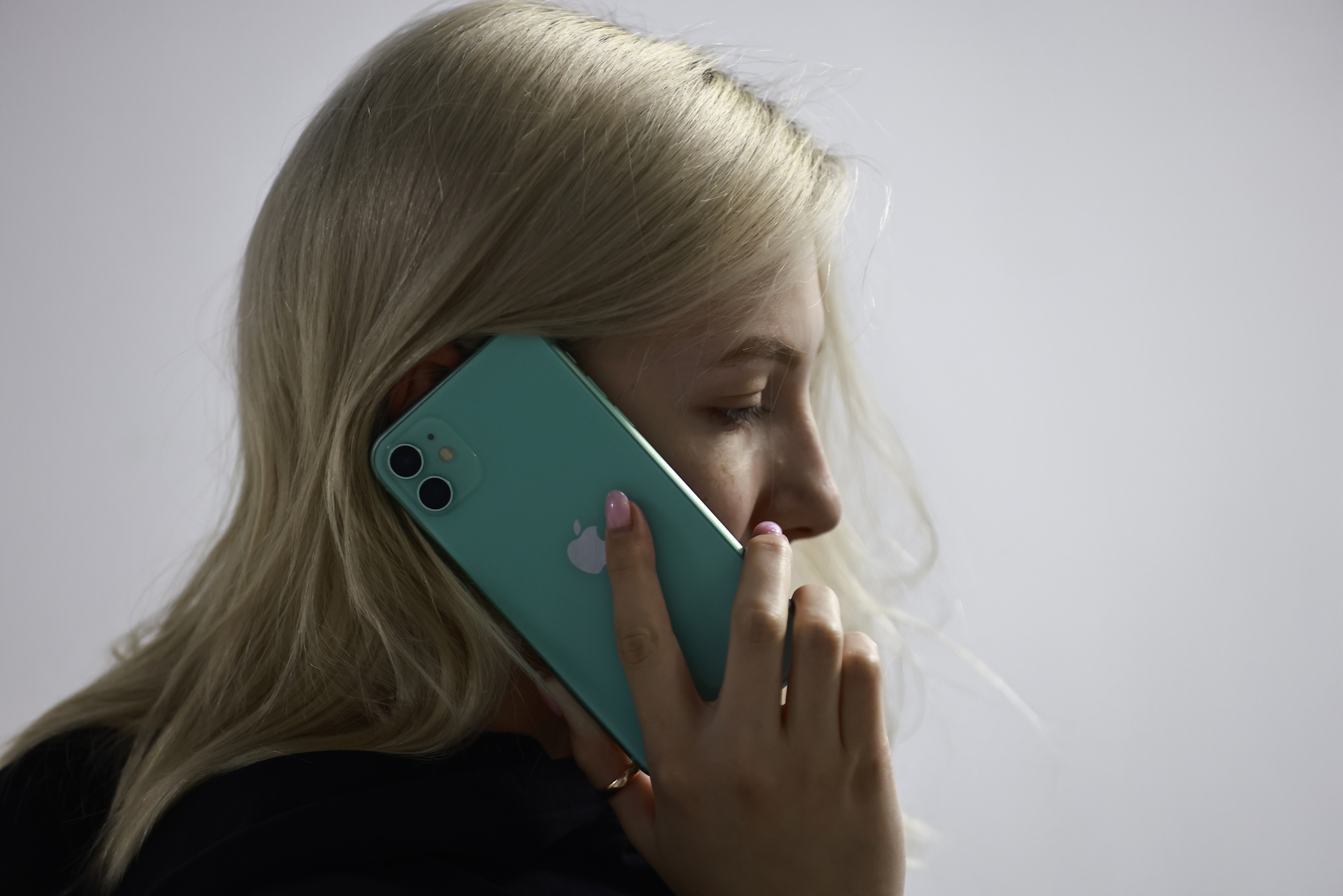 Финансист Щербаченко посчитал, за сколько жители регионов накопят на iPhone 17