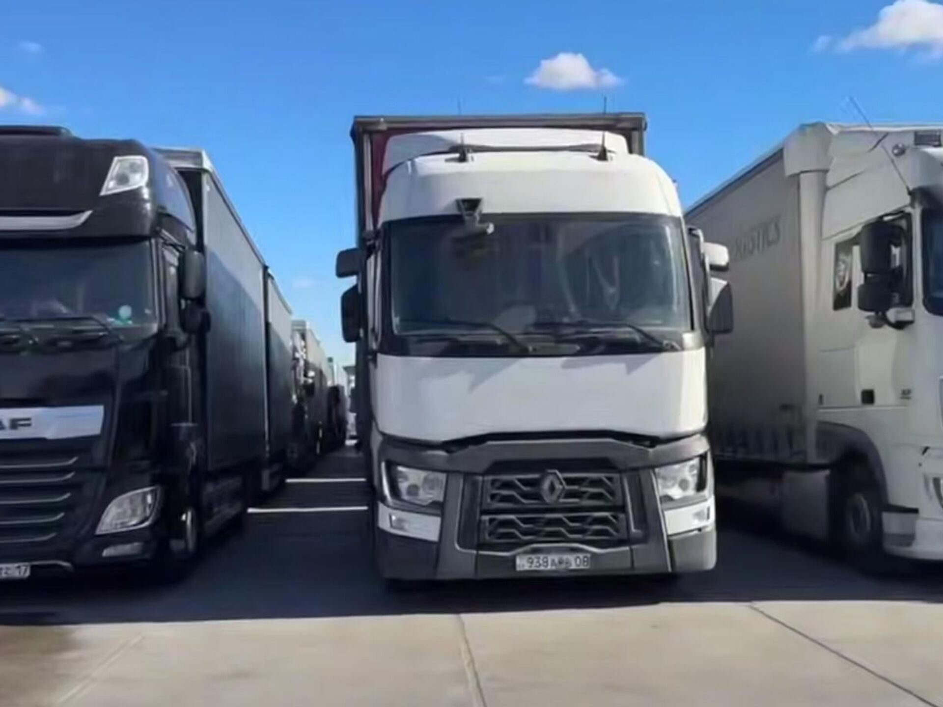 Почему образовался коллапс из фур на границе России и Казахстана