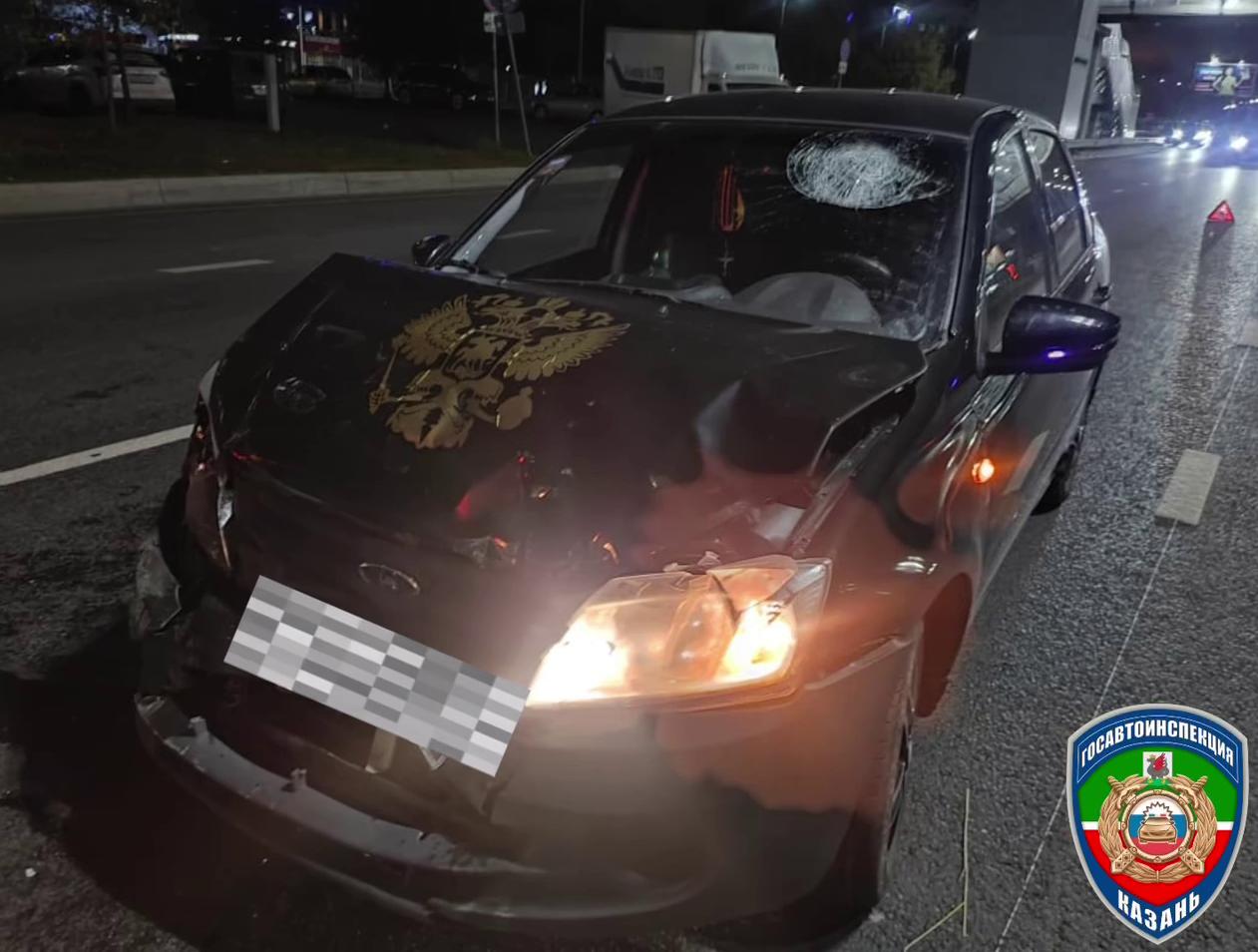 «Лада» с гербом России на капоте попала в массовое ДТП с пострадавшими в Казани