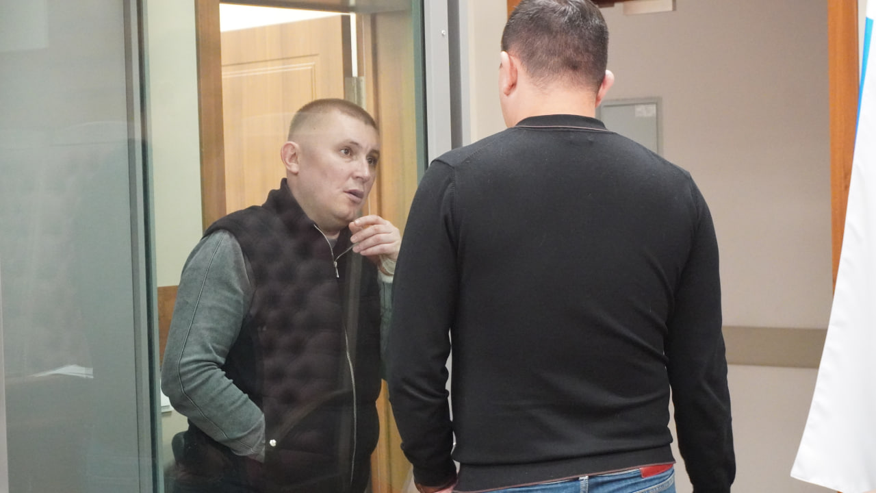 Меры безопасности затянули суд о вымогательстве экс-сотрудником угрозыска Казани