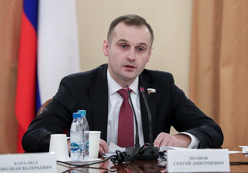 Депутат объяснил, какие услуги доступны россиянам в рамках ОМС