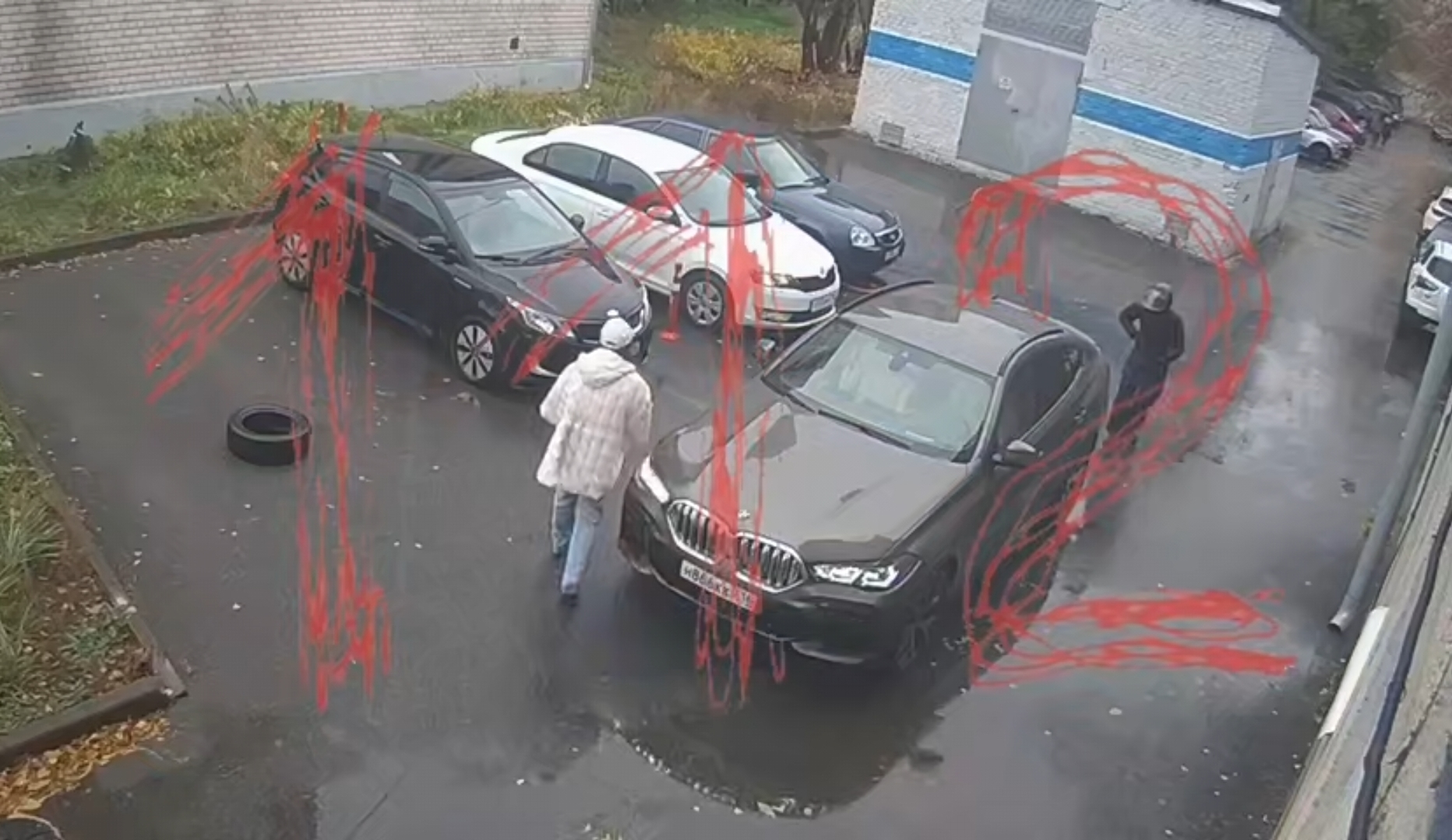 После нападения на жену бизнесмена у гимназии Казани возбудили уголовное дело