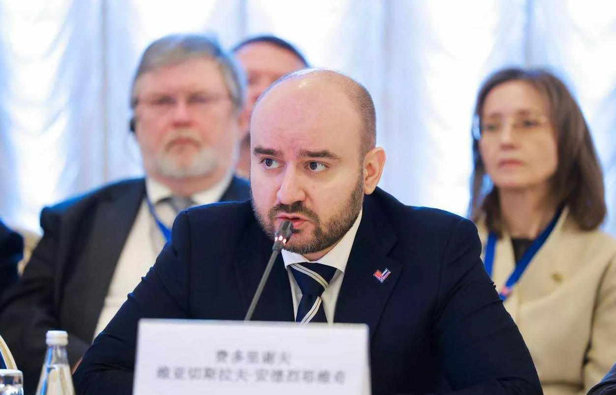 Самарский губернатор принес извинения уволенному главе района